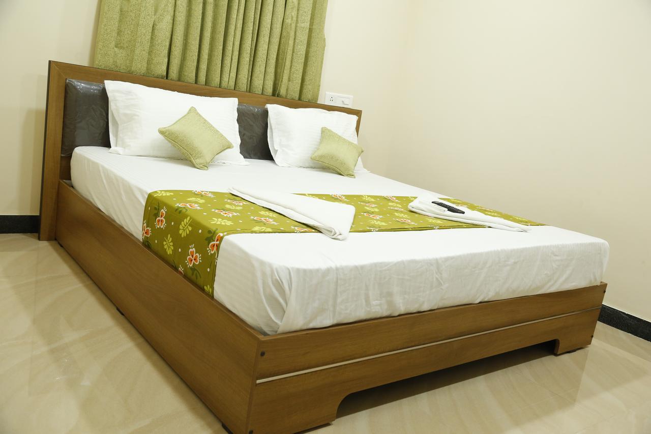 Hotel New Amirtham Inn Palni Exterior photo
