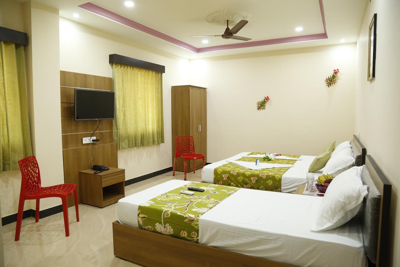 Hotel New Amirtham Inn Palni Exterior photo