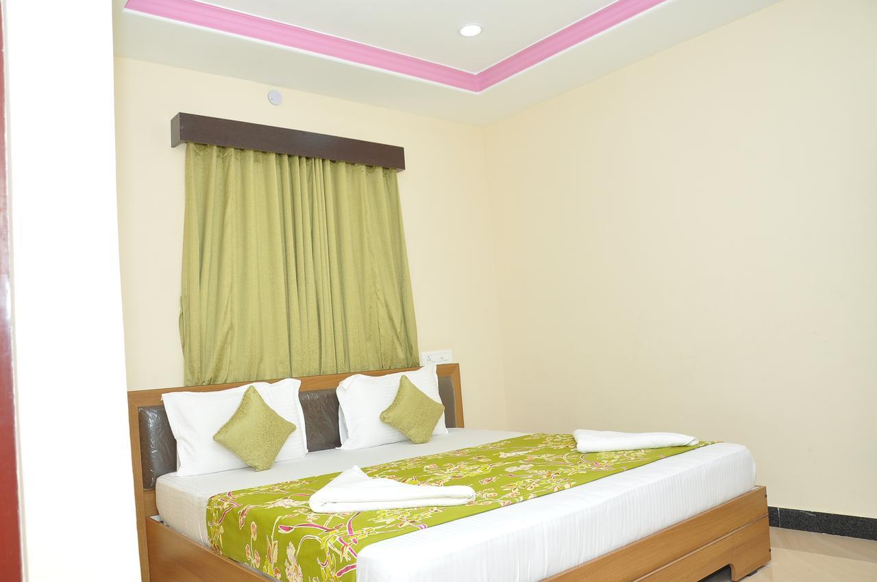 Hotel New Amirtham Inn Palni Exterior photo